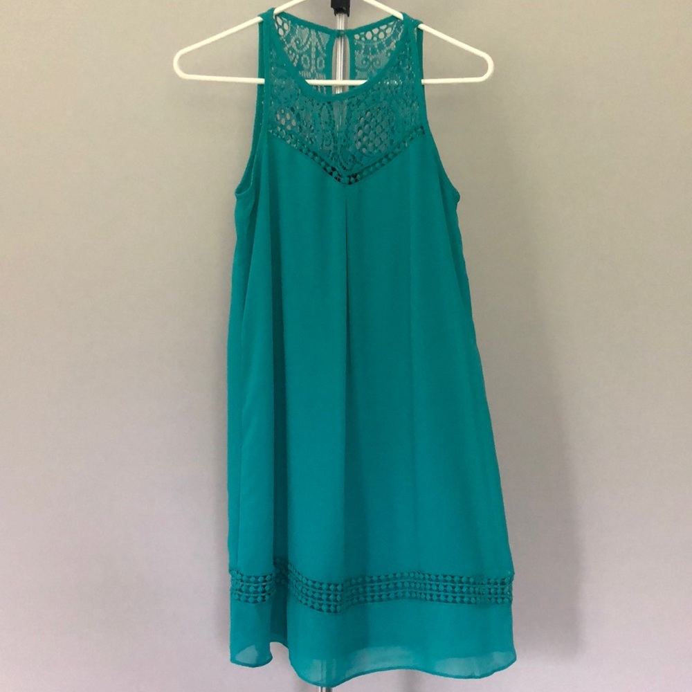 By & By Sleeves Flowing Dress in Turquoise Size Small